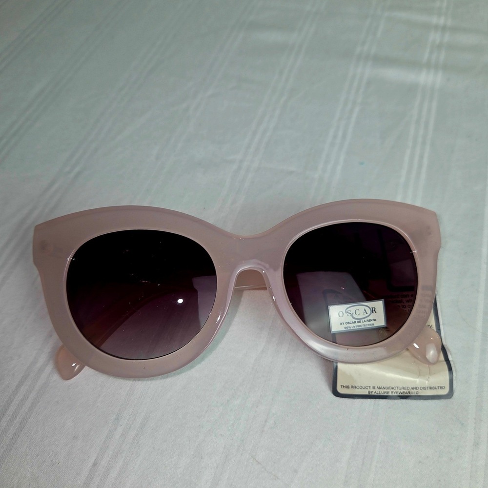 Oscar by Oscar de la Renta Pale Blush Pink Cat Eye Sunglasses Oversized Frame
